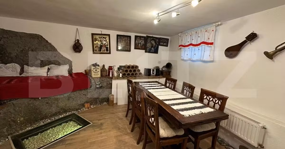 Casă individuală de vânzare cu 8 camere, mobilată în zona Central, Brașov