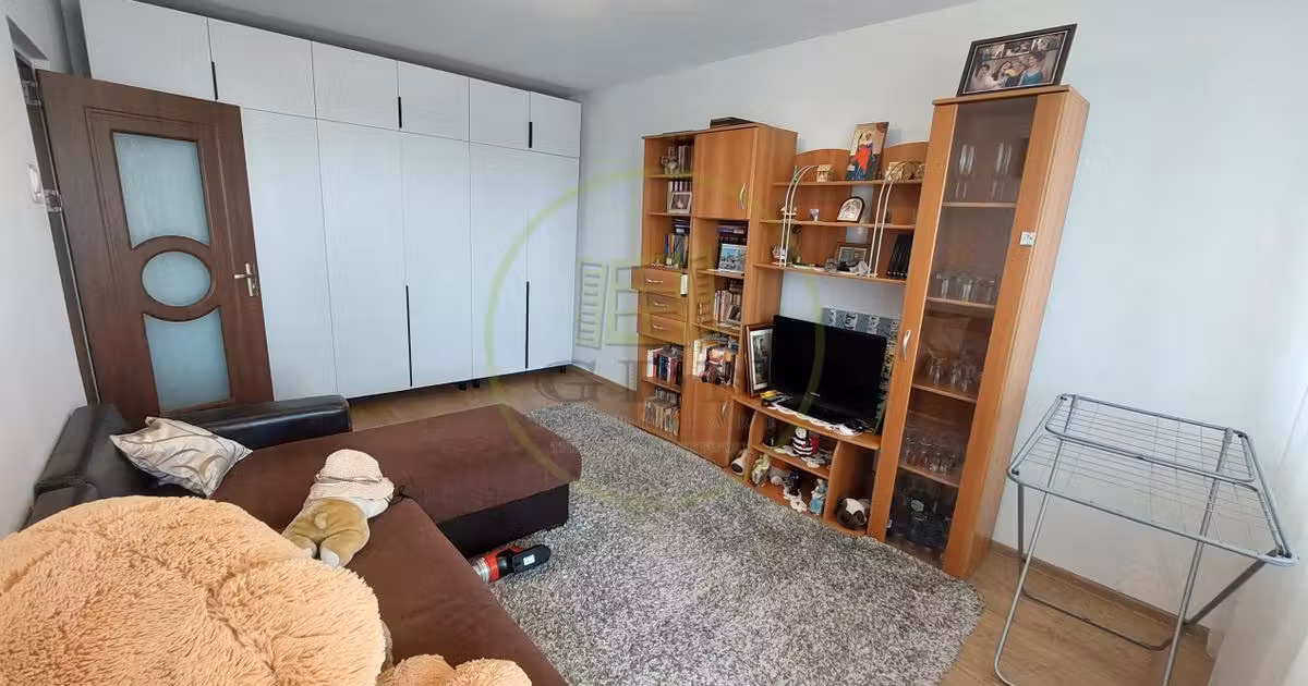 Apartament de vânzare cu 3 camere, mobilat în zona Brazda lui Novac, Craiova