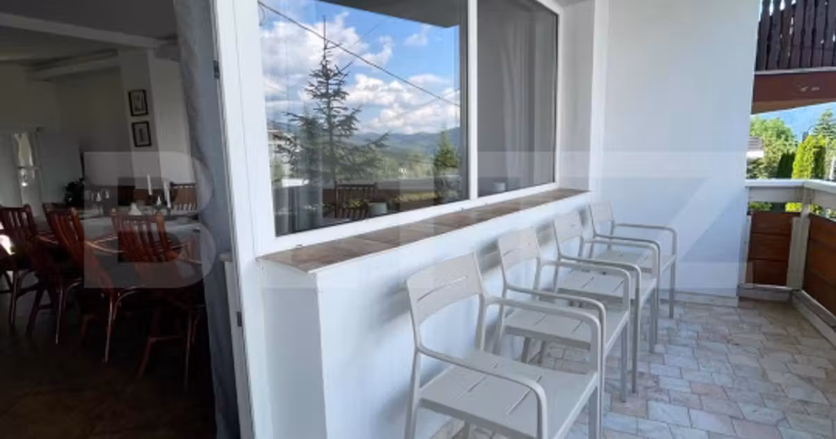Casă de vânzare cu 7 camere, mobilată în Predeal