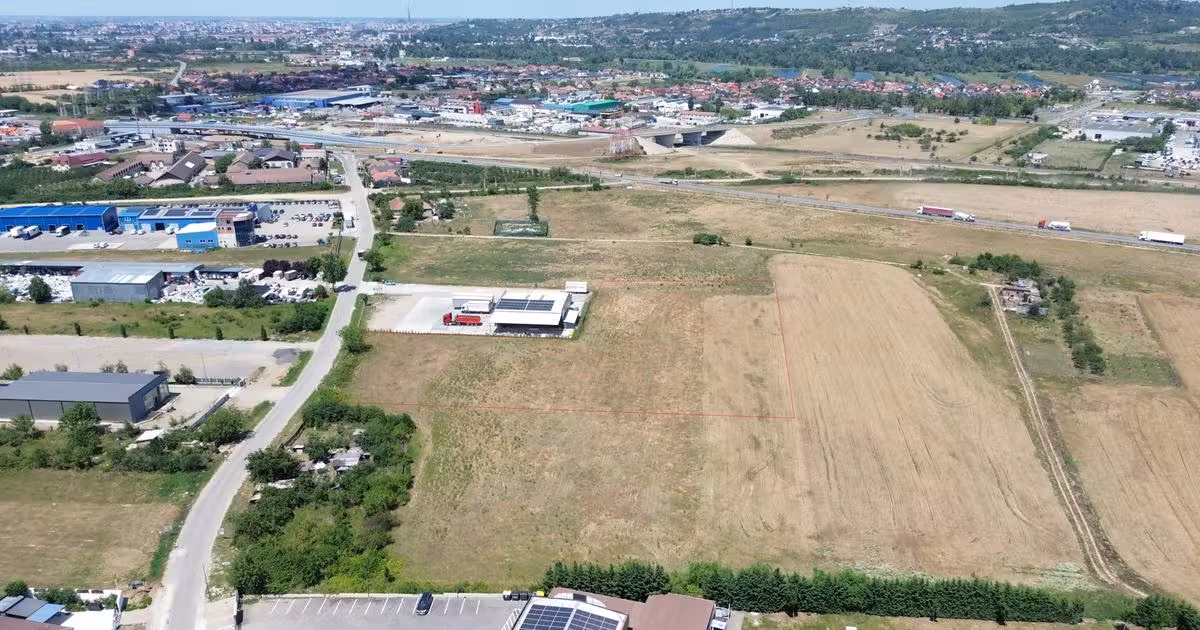 Teren Construcții intravilan de vânzare de 11077 mp, în zona Sud, Oradea