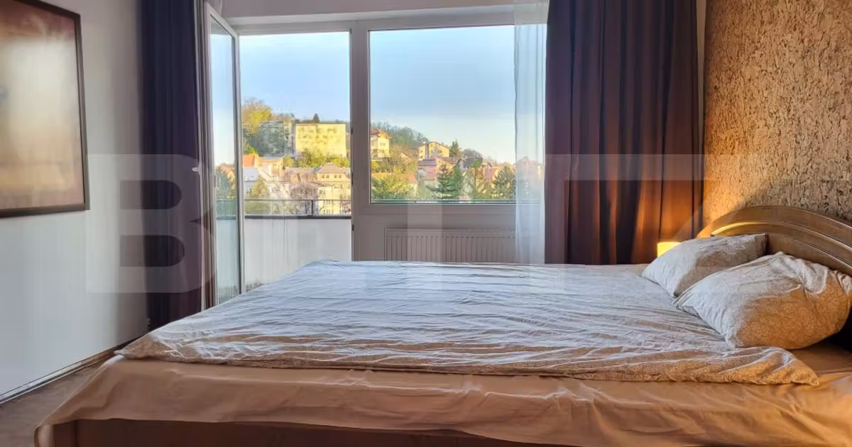 Apartament de vânzare cu 2 camere, mobilat în zona Central, Brașov