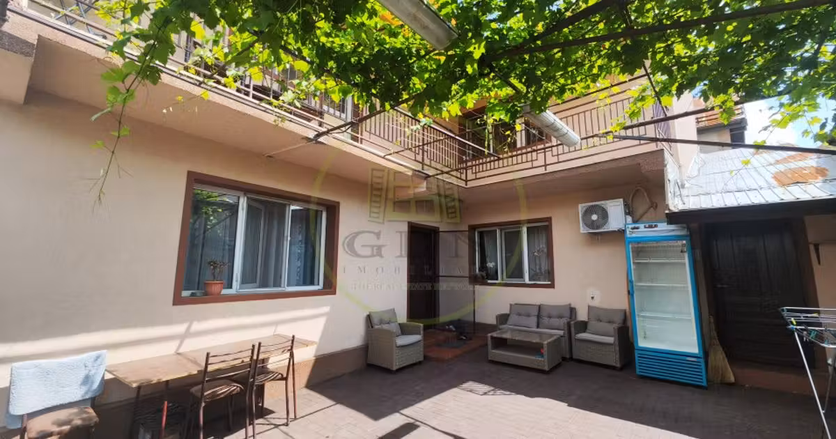 Casă individuală de vânzare cu 5 camere, mobilată în zona Brestei, Craiova