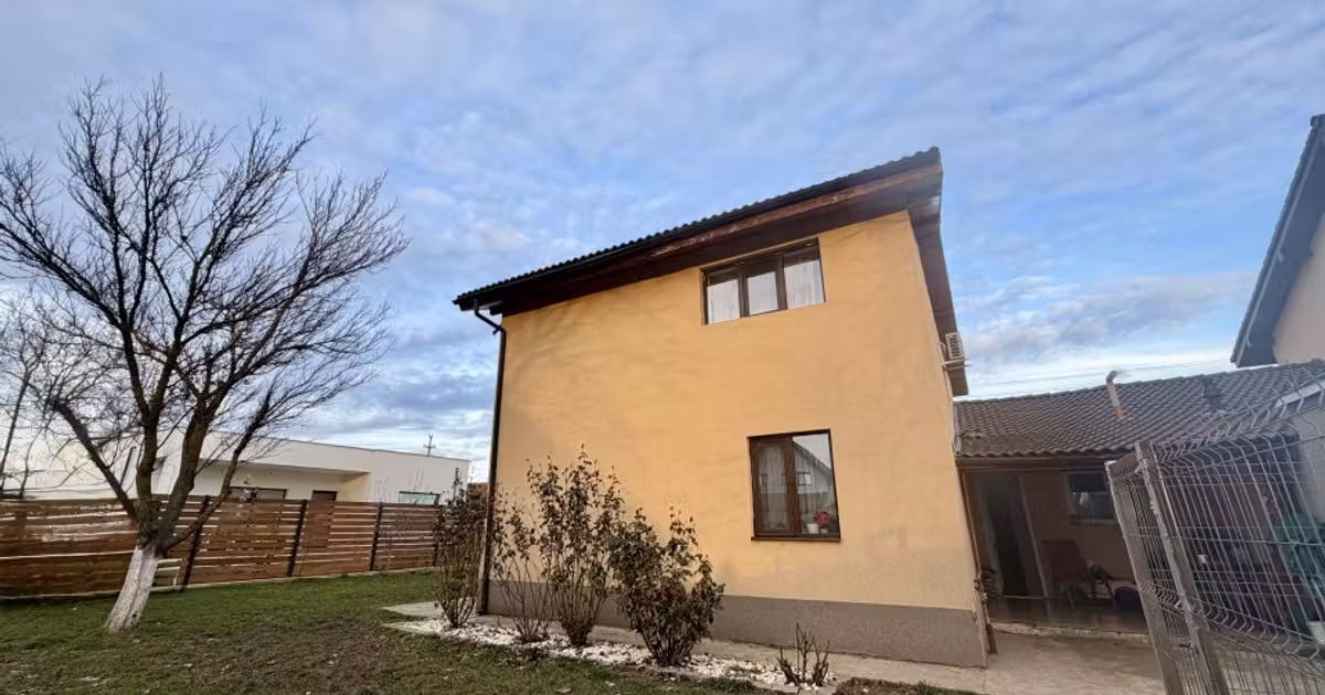 Duplex de vânzare cu 5 camere, mobilat în Sânandrei
