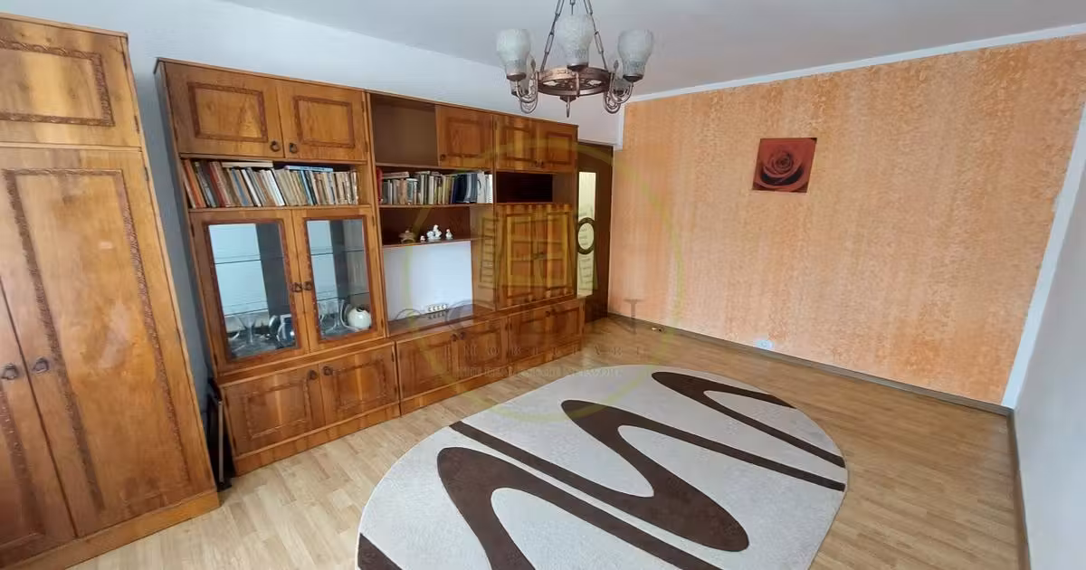 Apartament de vânzare cu 3 camere, mobilat în zona Rovine, Craiova