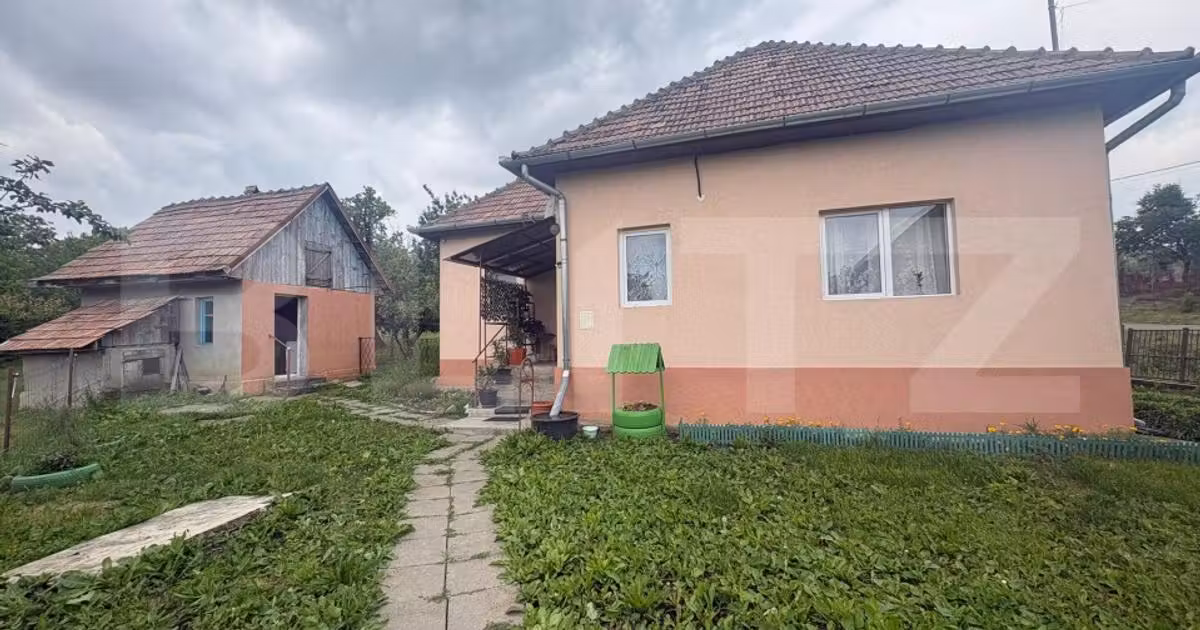 Casă individuală de vânzare cu 2 camere, mobilată în Aiton