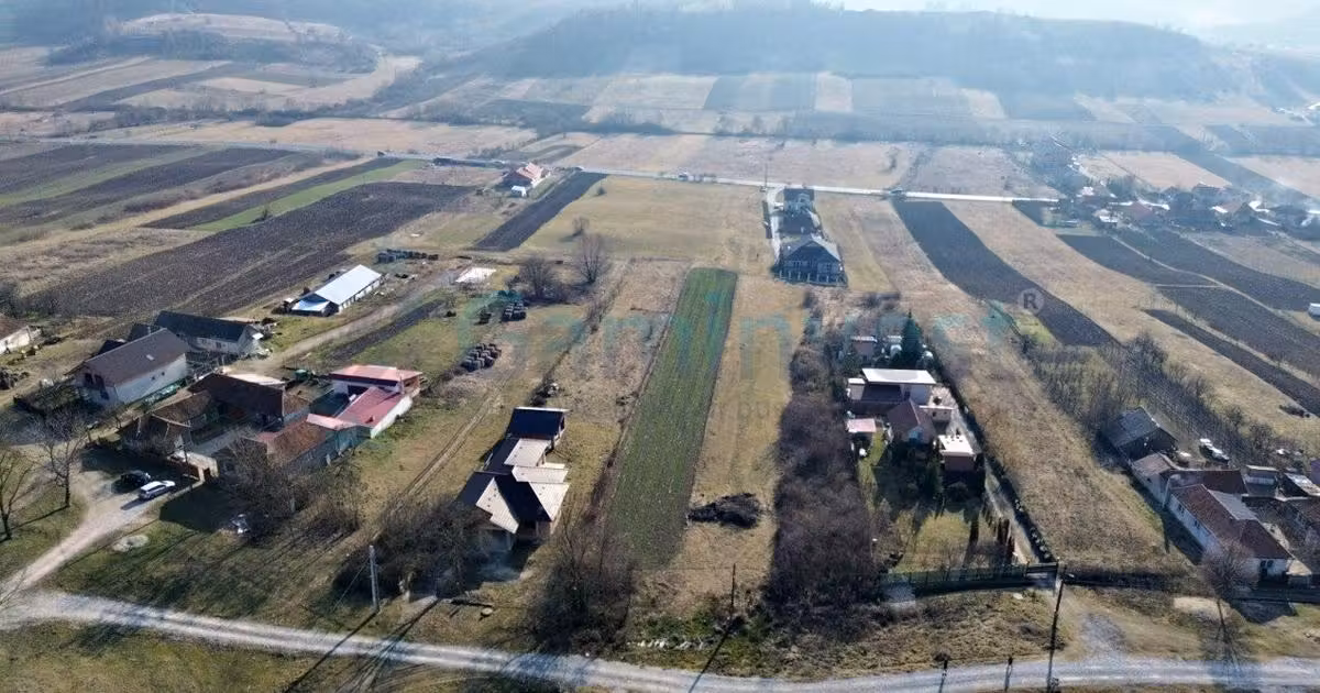 Teren Construcții intravilan de vânzare de 1577 mp, în Hidișelu de Sus