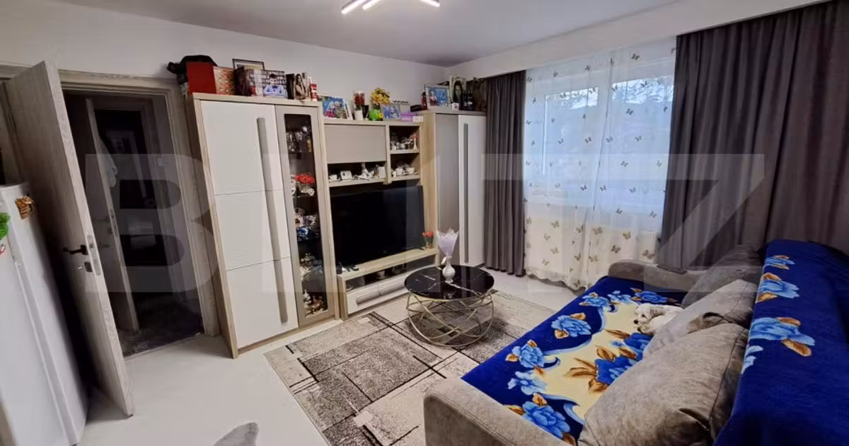 Apartament de vânzare cu 3 camere, mobilat în Săcele
