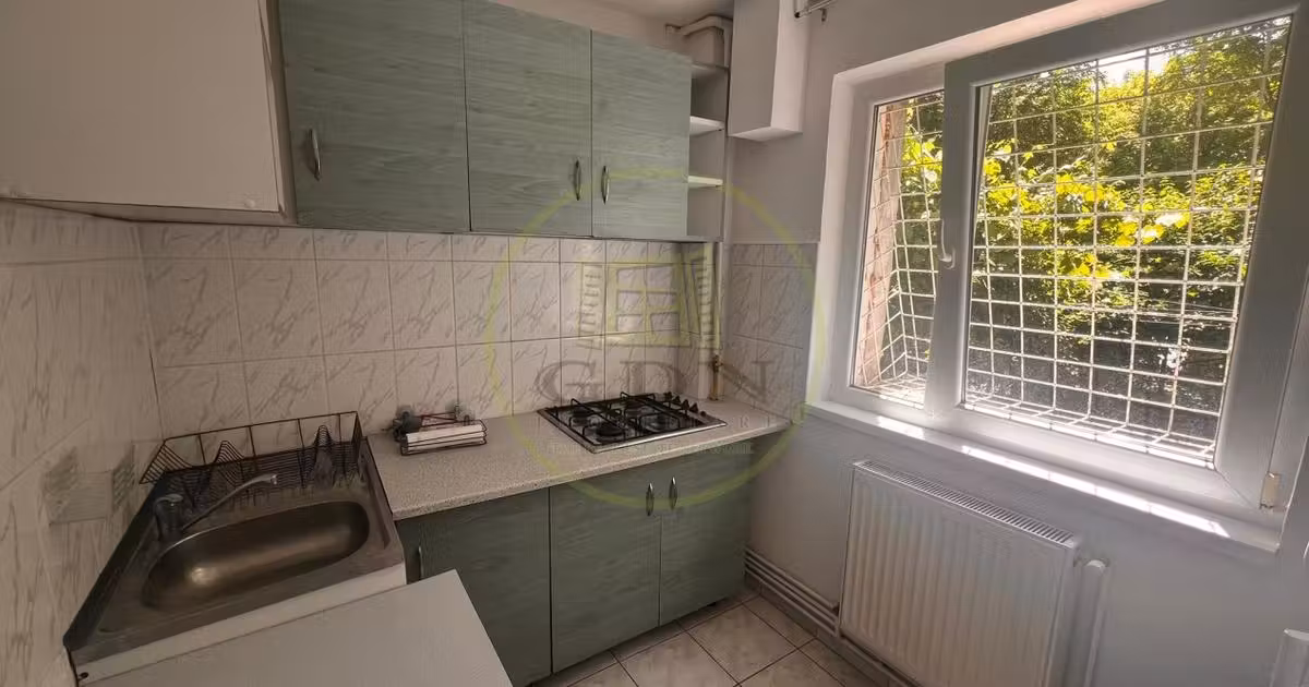 Garsonieră de vânzare, mobilată în zona Răcădău, Brașov
