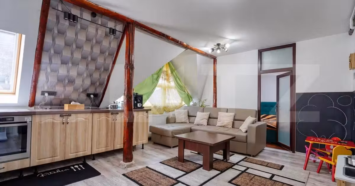 Apartament de vânzare cu 3 camere, mobilat în Săcele