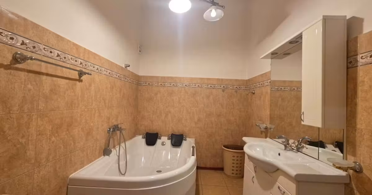 Apartament de vânzare cu 2 camere, mobilat în zona Central, Arad