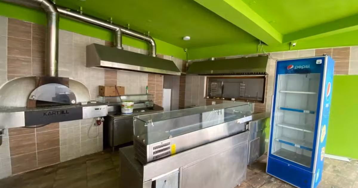 Spațiu comercial de vânzare de 446.00 mp, în zona Romanești, Craiova