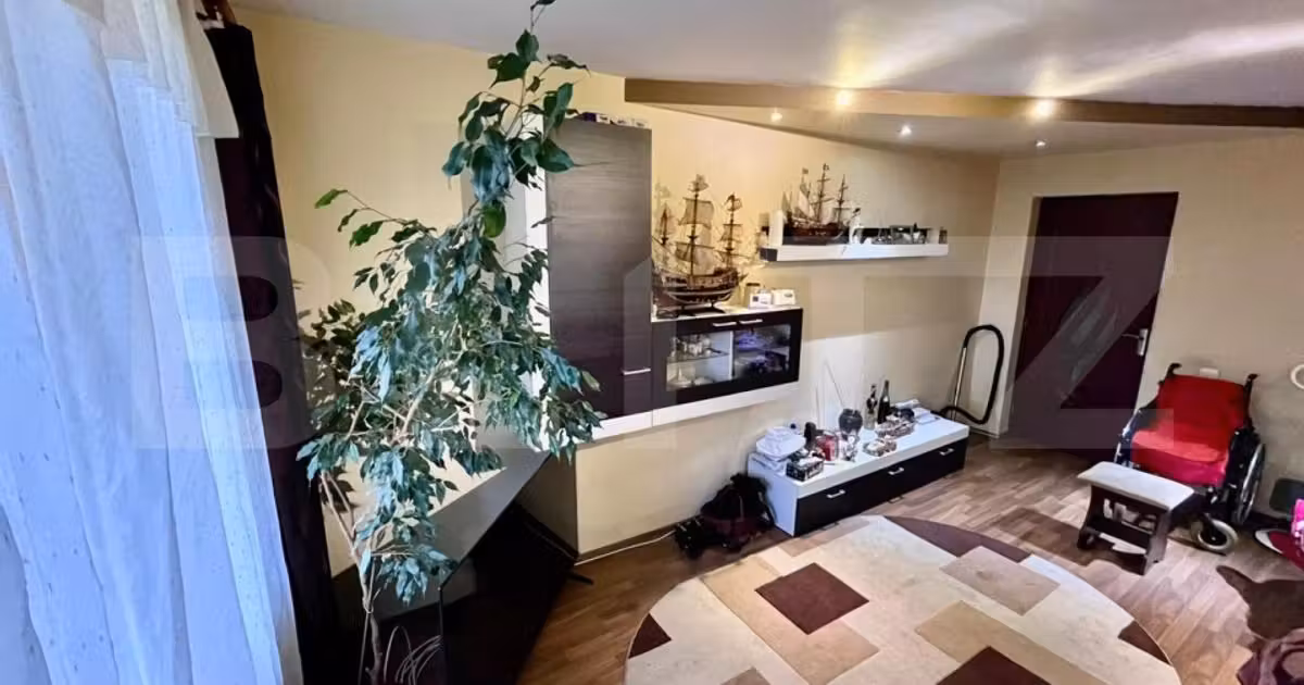 Apartament de vânzare cu 3 camere, mobilat în zona Craiter, Brașov