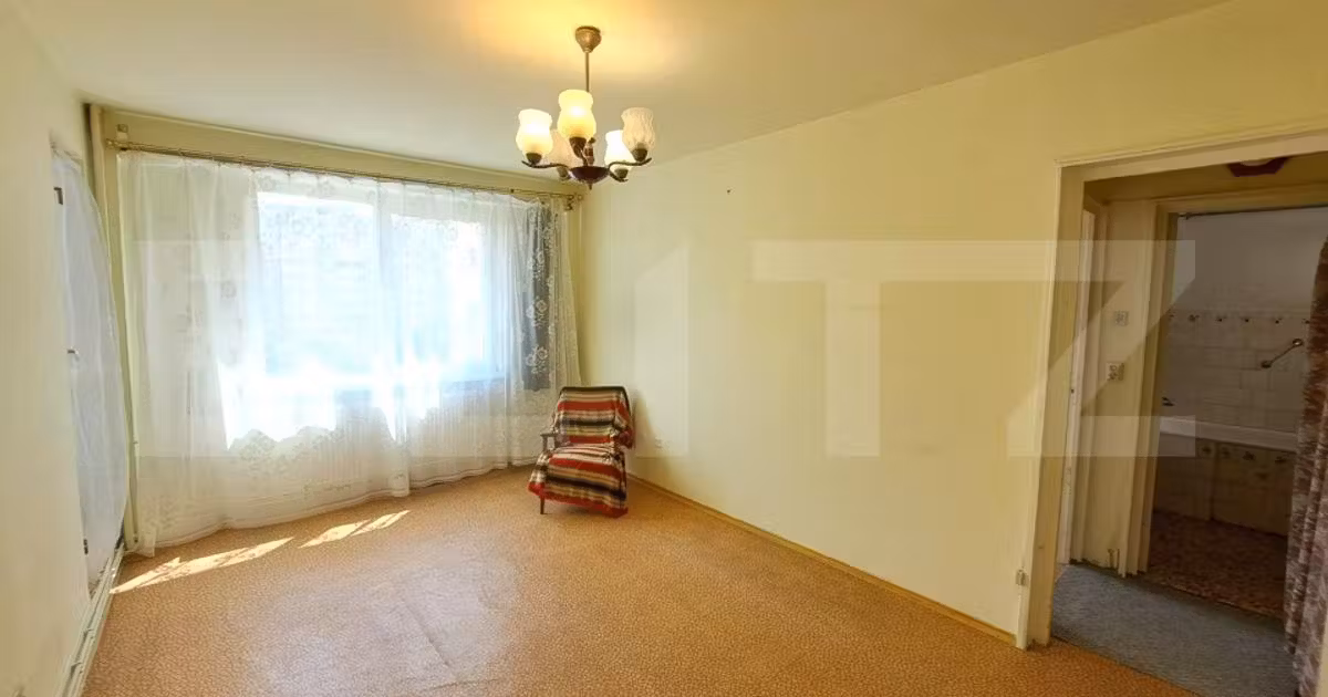 Apartament de vânzare cu 3 camere în zona Griviței, Brașov
