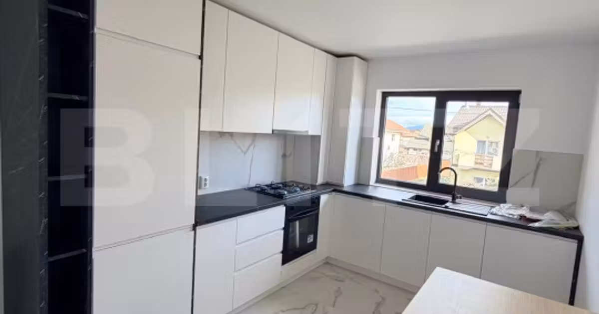 Apartament de vânzare cu 4 camere, mobilat în Tărlungeni