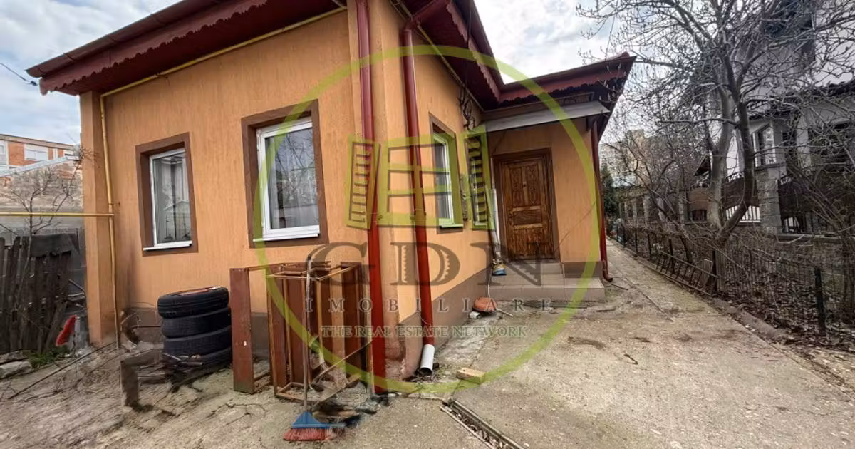 Casă individuală de vânzare cu 4 camere în zona Rovine, Craiova
