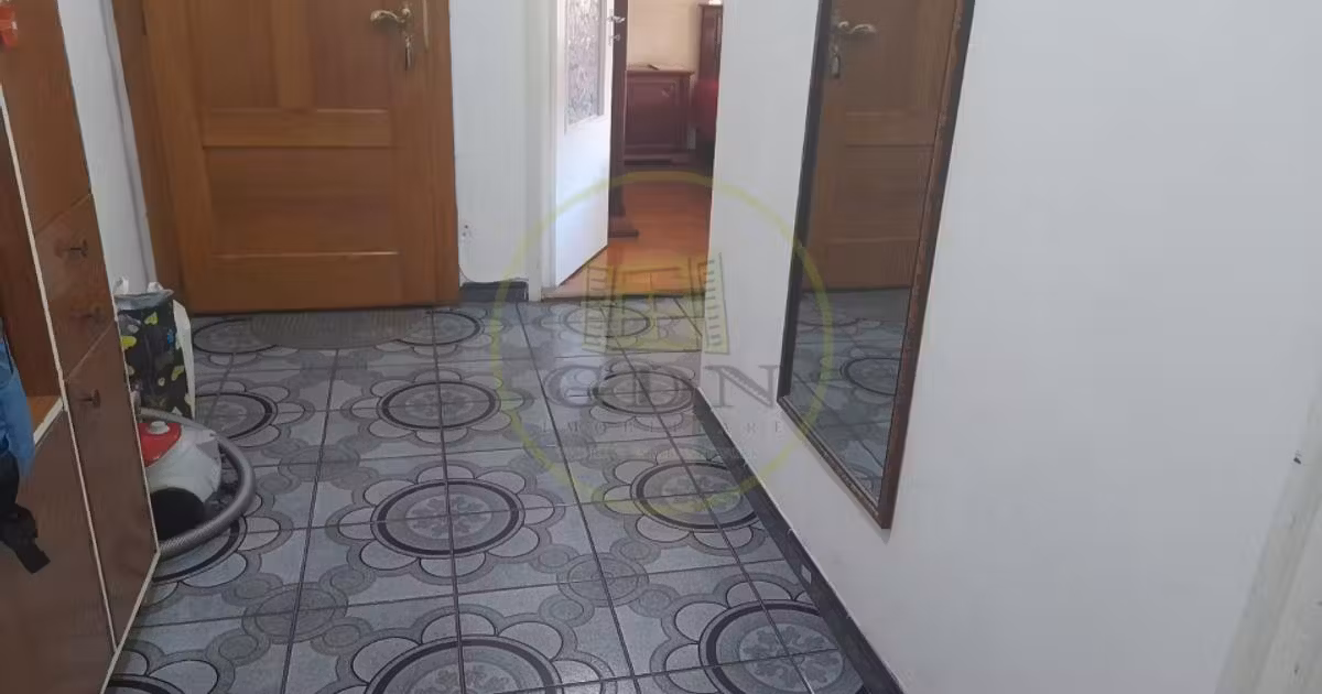 Apartament de vânzare cu 3 camere, mobilat în Făgăraș
