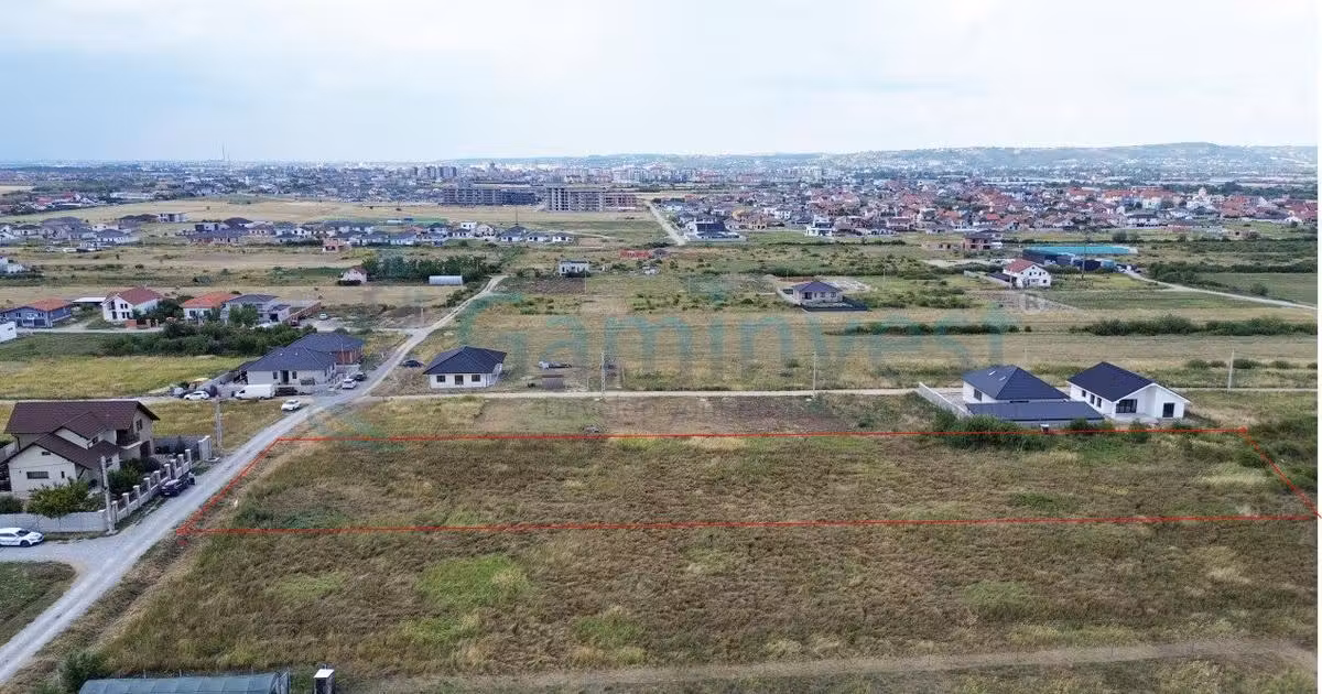 Teren Construcții intravilan de vânzare de 4259 mp, în Sânmartin