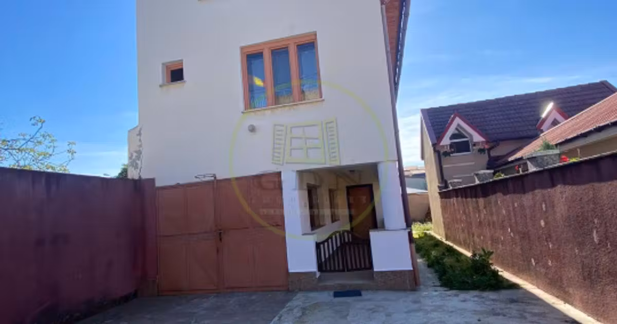 Casă individuală de vânzare cu 6 camere, mobilată în zona Rogerius, Oradea