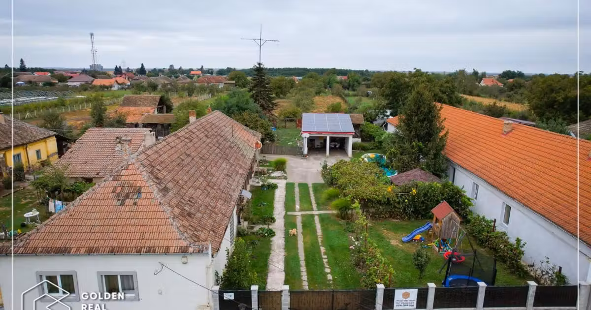 Casă individuală de vânzare cu 4 camere, mobilată în Peciu Nou