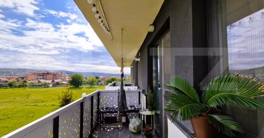 Apartament Exterior Est