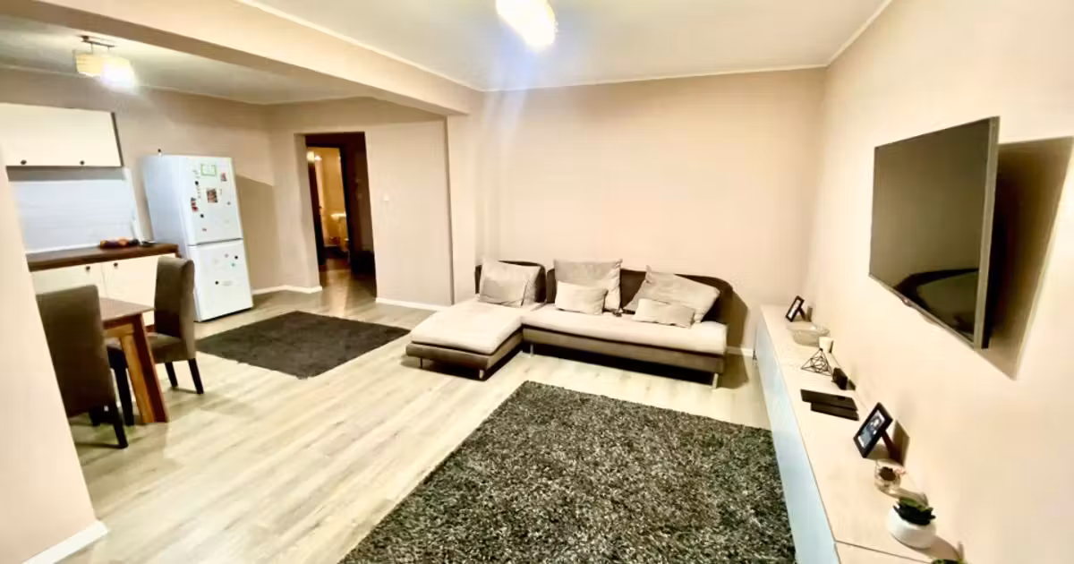 Apartament de vânzare cu 3 camere, mobilat în zona Rogerius, Oradea