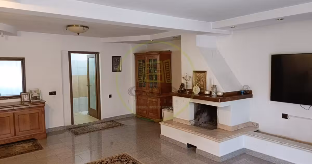 Casă individuală de vânzare cu 5 camere, mobilată în Reghin