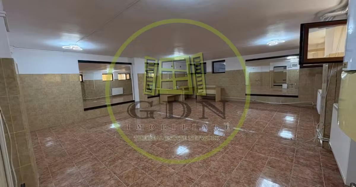 Spațiu comercial de vânzare de 100.00 mp, în zona Rovine, Craiova