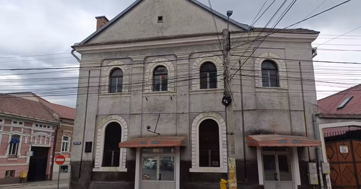 Spațiu comercial de vânzare de 322.00 mp, în Reghin