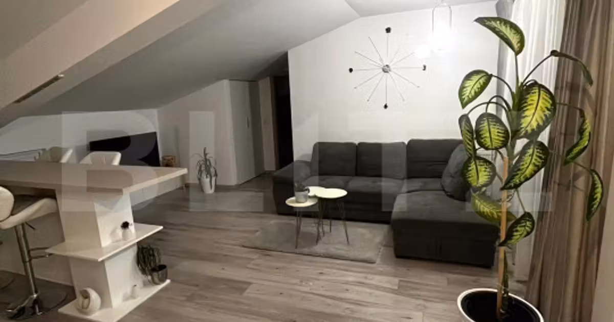 Apartament de vânzare cu 2 camere, mobilat în Valea Lupului