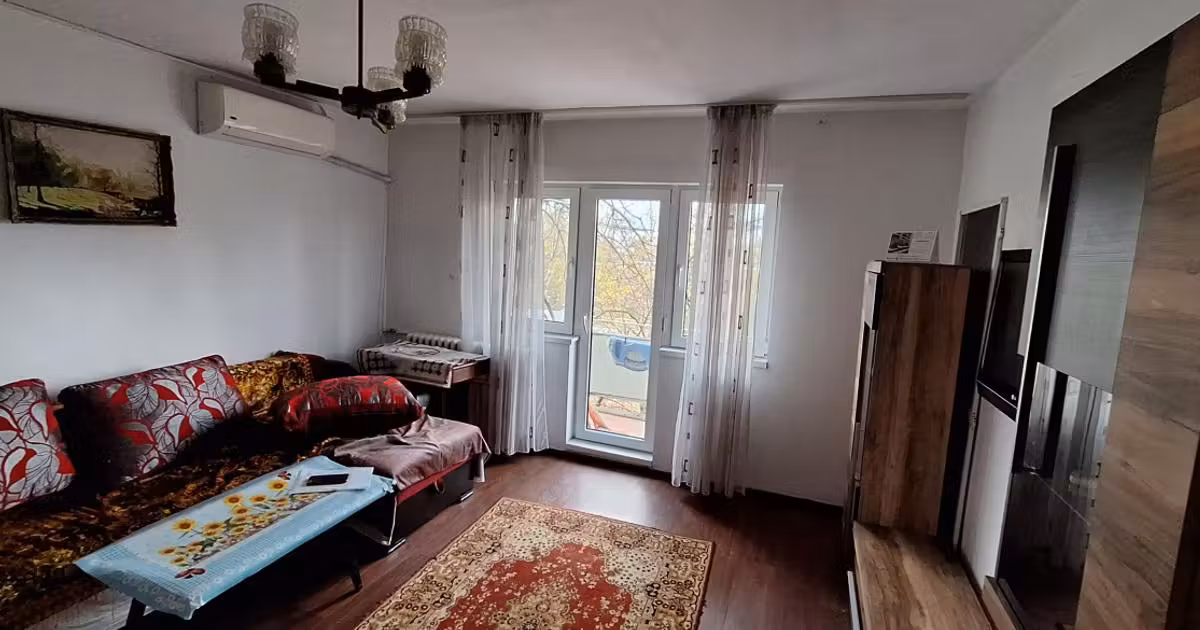 Apartament de vânzare cu 2 camere, mobilat în zona Rogerius, Oradea
