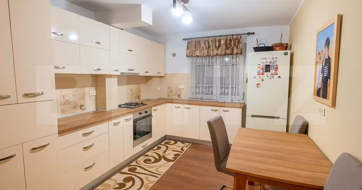 Apartament de vânzare cu 4 camere, mobilat în zona Mănăștur, Cluj-Napoca