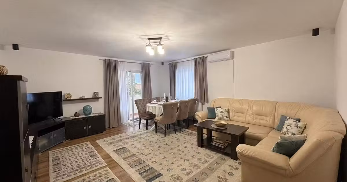 Apartament de vânzare cu 3 camere, mobilat în Florești