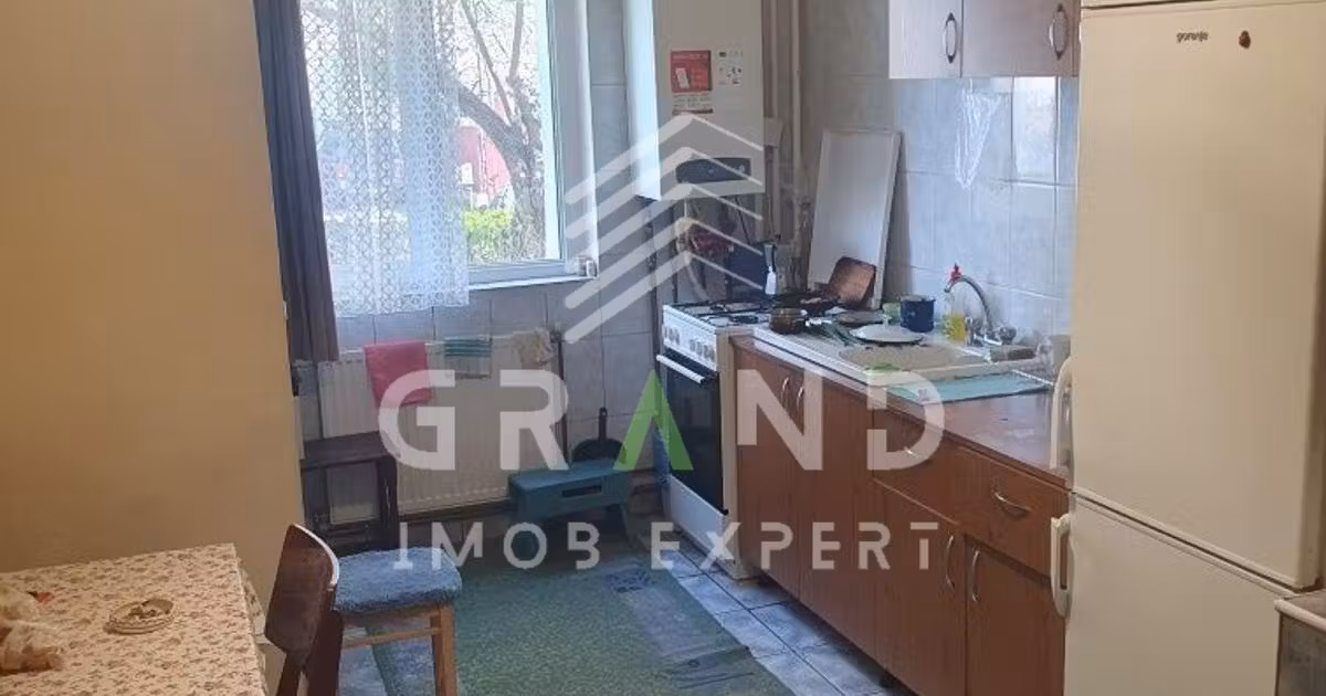 Apartament de vânzare cu 3 camere, mobilat în zona Mănăștur, Cluj-Napoca