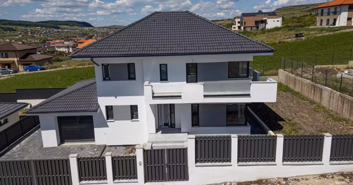 Casă individuală de vânzare cu 4 camere în Chinteni