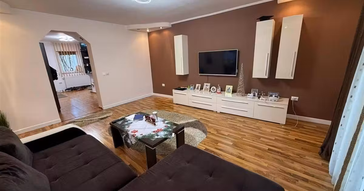 Casă individuală de vânzare cu 5 camere în zona Terezian, Sibiu