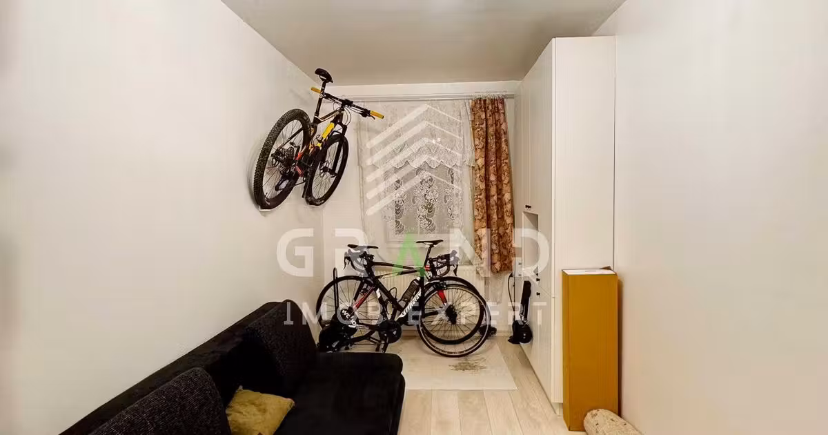 Apartament de vânzare cu 3 camere, mobilat în zona Mănăștur, Cluj-Napoca