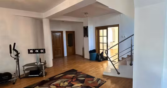 Casă Centru