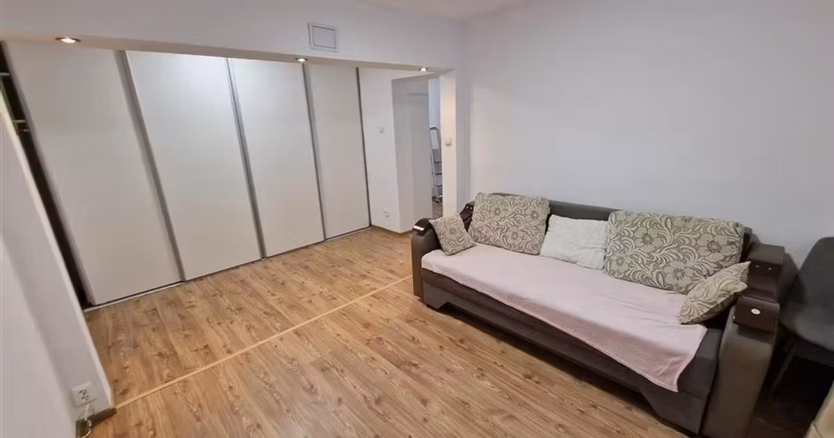 Apartament de vânzare cu 3 camere, mobilat în zona Terezian, Sibiu