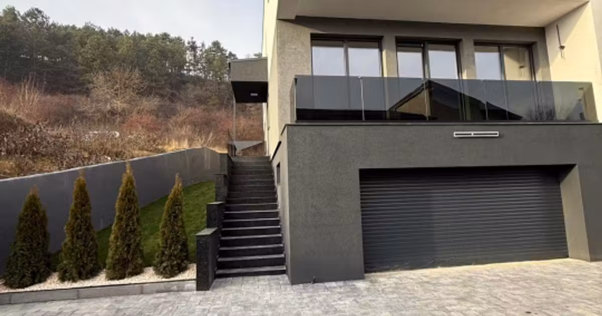 Duplex de vânzare cu 5 camere în Florești