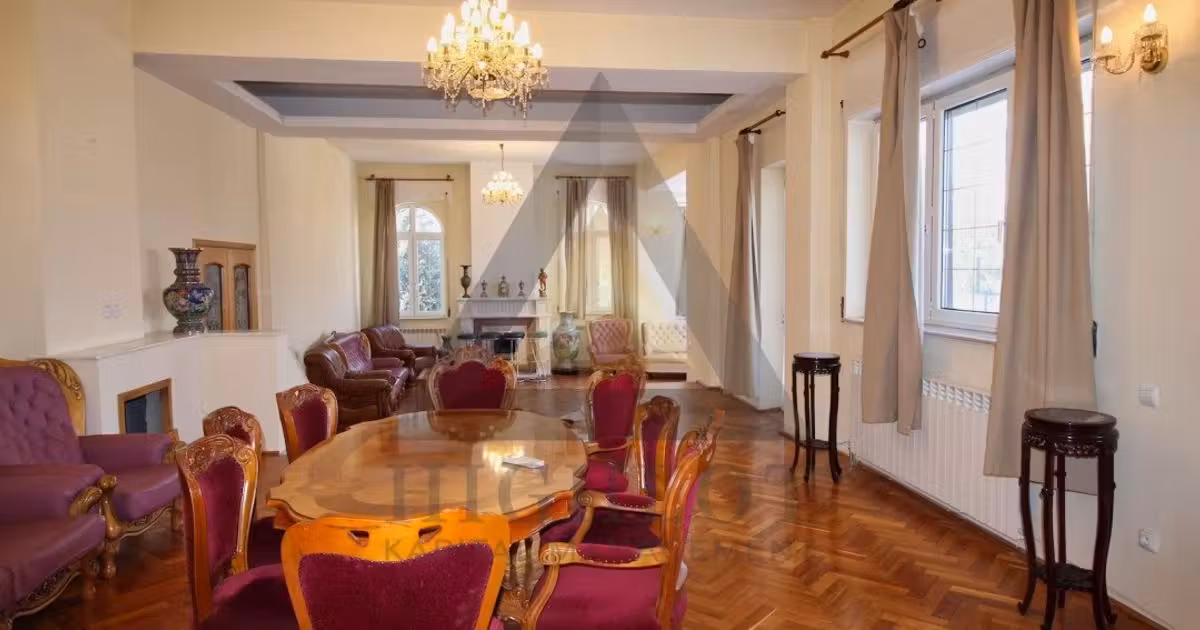 Casă individuală de vânzare cu 8 camere în Voluntari