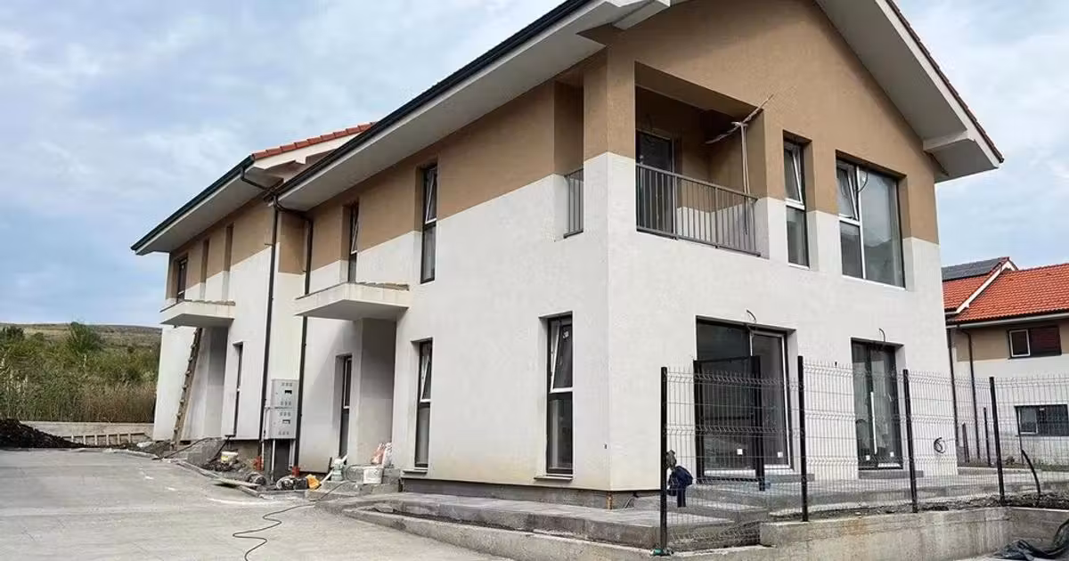 Duplex de vânzare cu 4 camere în Chinteni