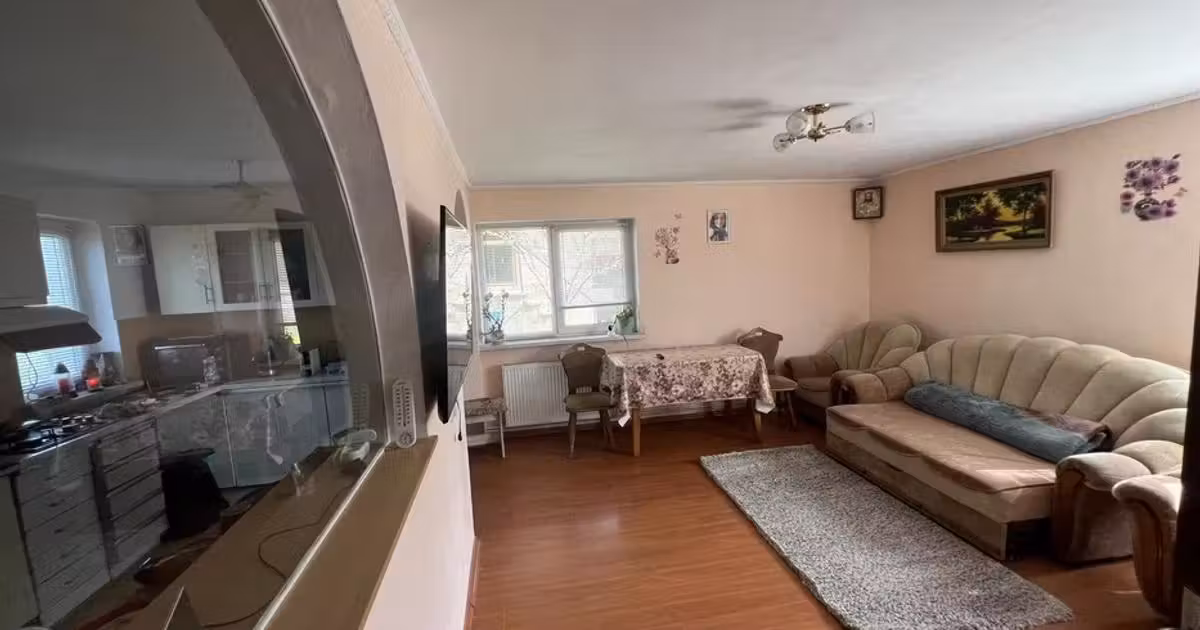 Casă individuală de vânzare cu 4 camere, mobilată în Câmpenești