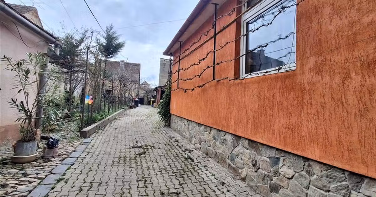 Duplex de vânzare cu 7 camere în Cisnădie