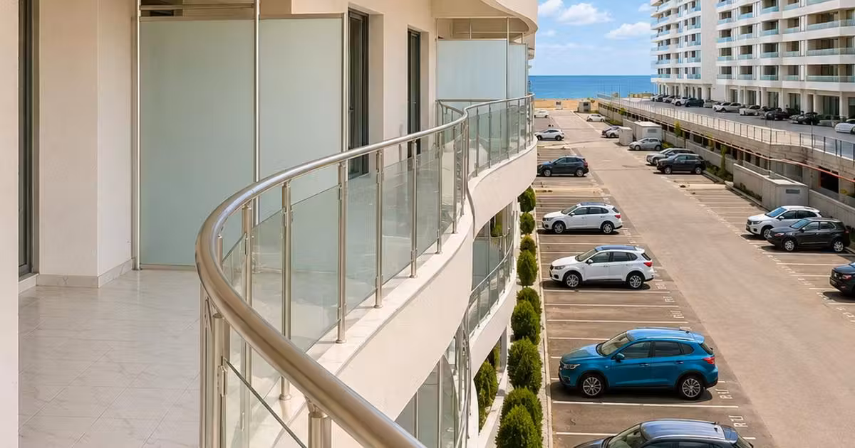 Apartament de vânzare cu 3 camere, mobilat în Mamaia