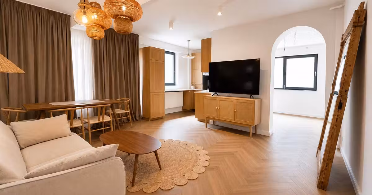 Apartament de vânzare cu 3 camere, mobilat în Mamaia-Sat