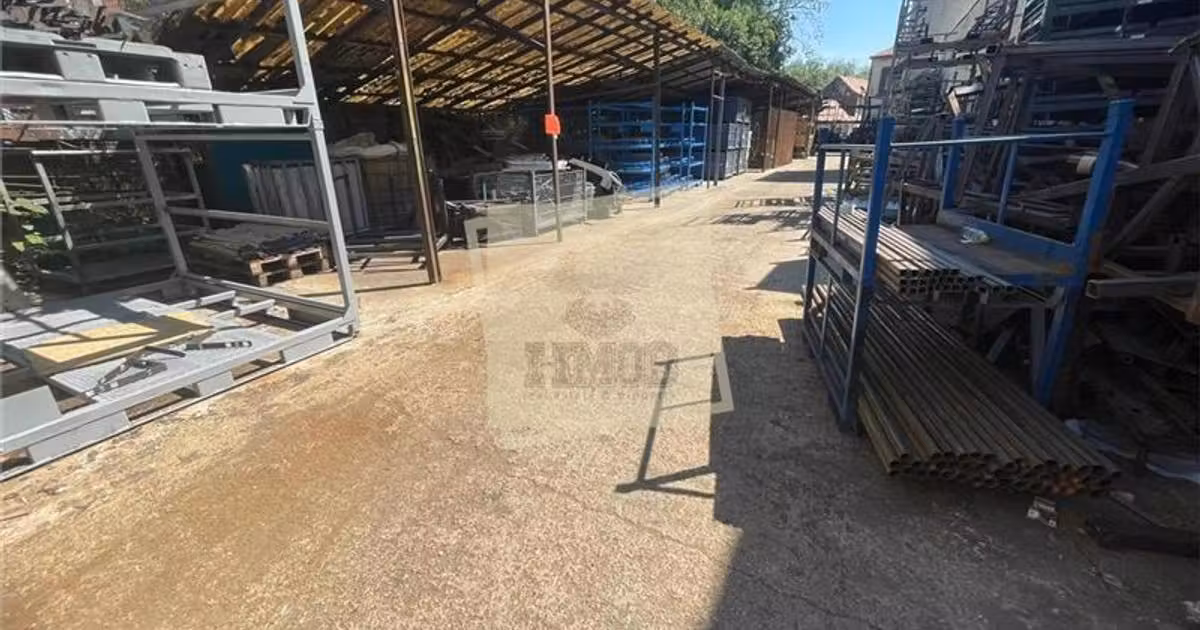 Spațiu industrial de vânzare de 3,304 mp, în Cisnădie