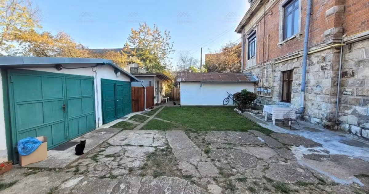 Apartament de vânzare cu 4 camere în Câmpina