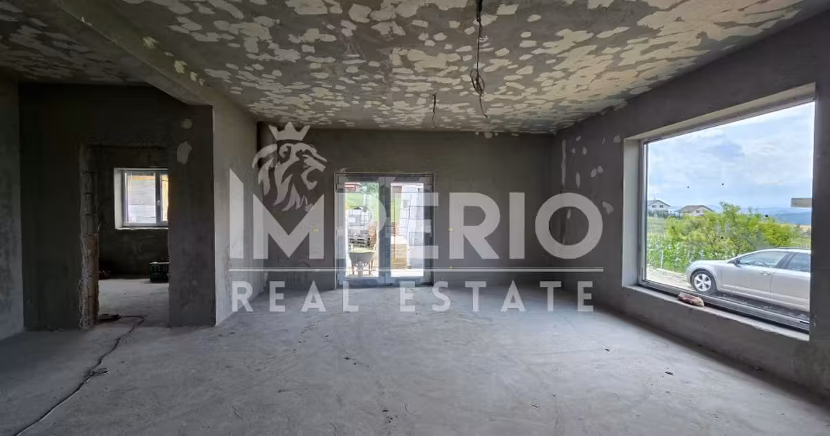 Casă individuală de vânzare cu 4 camere în zona Exterior Nord, Cluj-Napoca