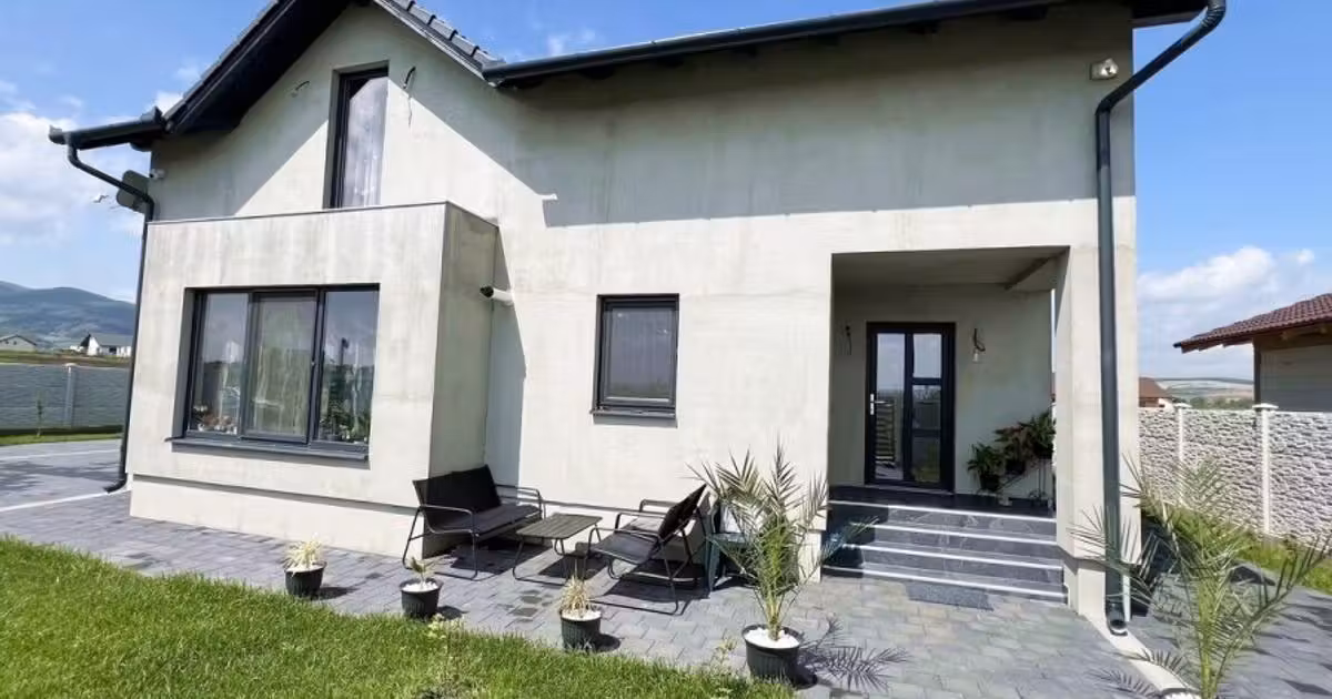 Casă individuală de vânzare cu 4 camere, mobilată în zona Est, Alba Iulia