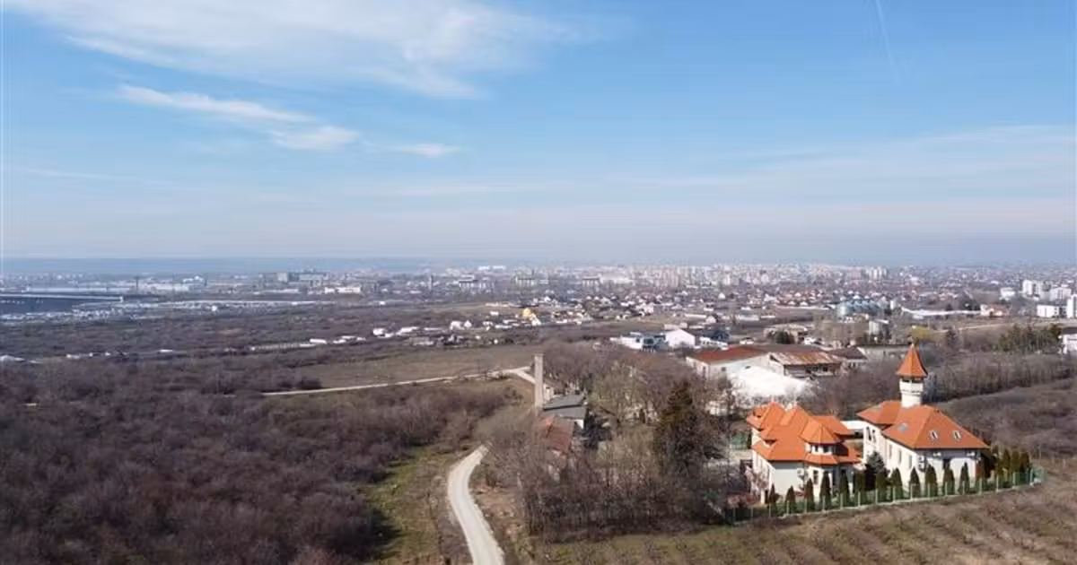 Teren Construcții intravilan de vânzare de 2000 mp, în zona Est, Craiova